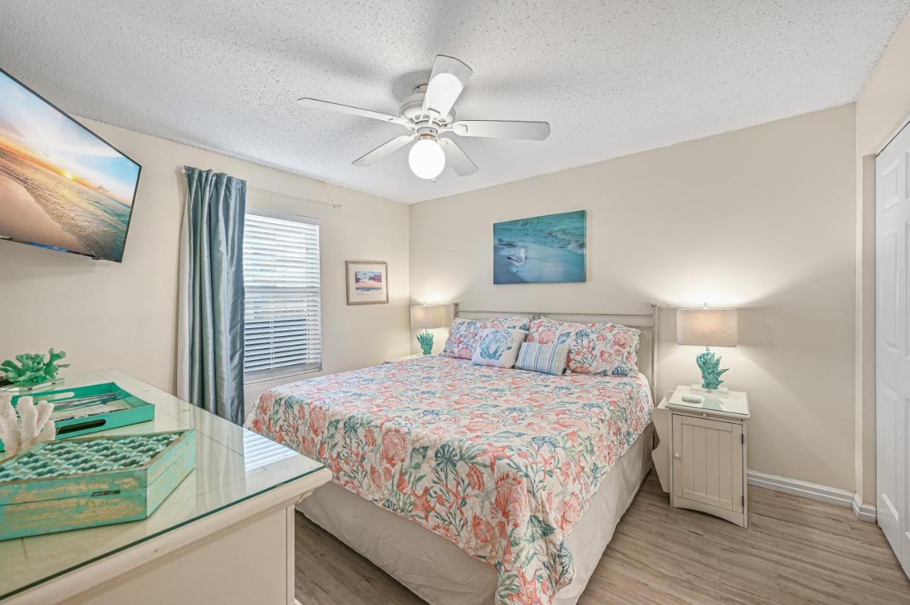 Pelican Beach Resort Rentals Дестин Экстерьер фото
